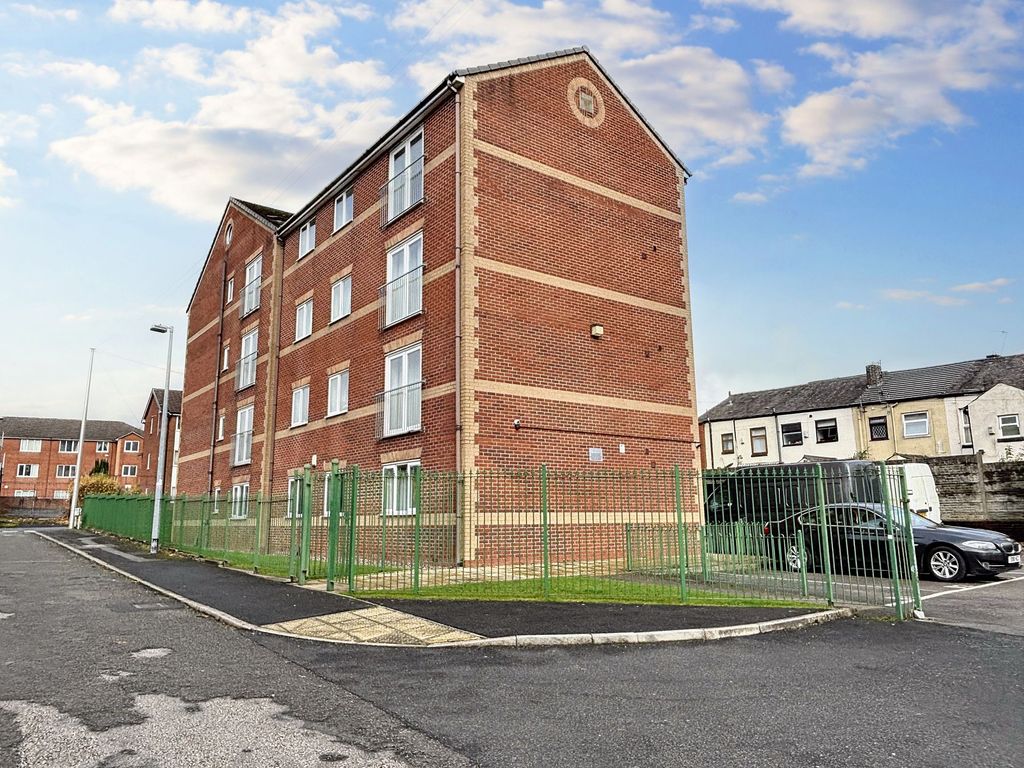 Property photo 1 of 9