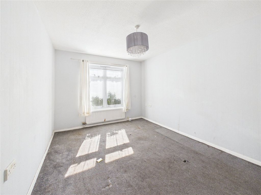 Property photo 3 of 16 Picture No. 02