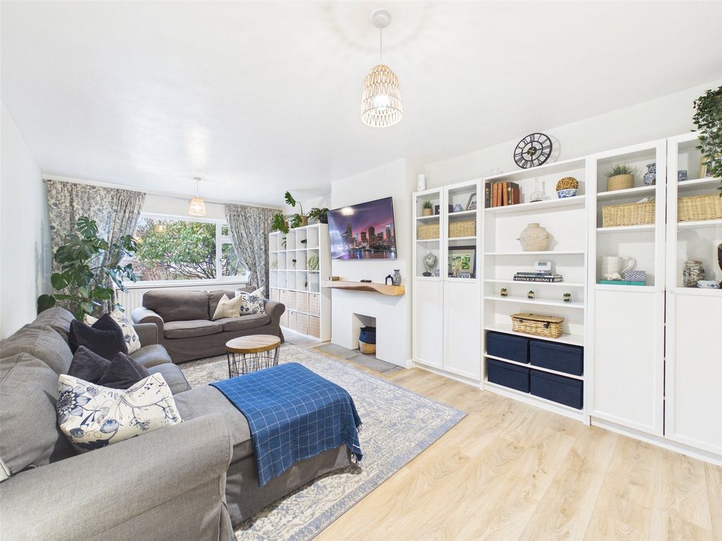 Property photo 3 of 21 Picture No. 06