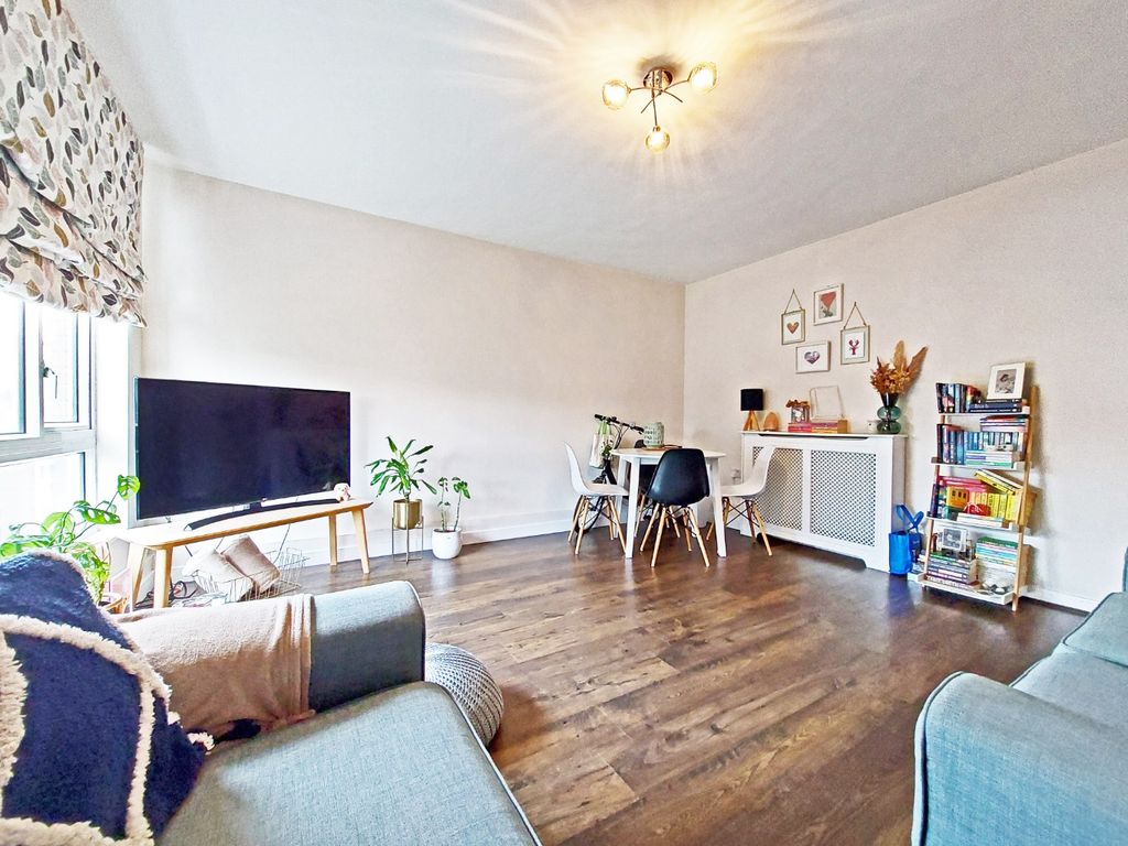 Property photo 2 of 12 4175754