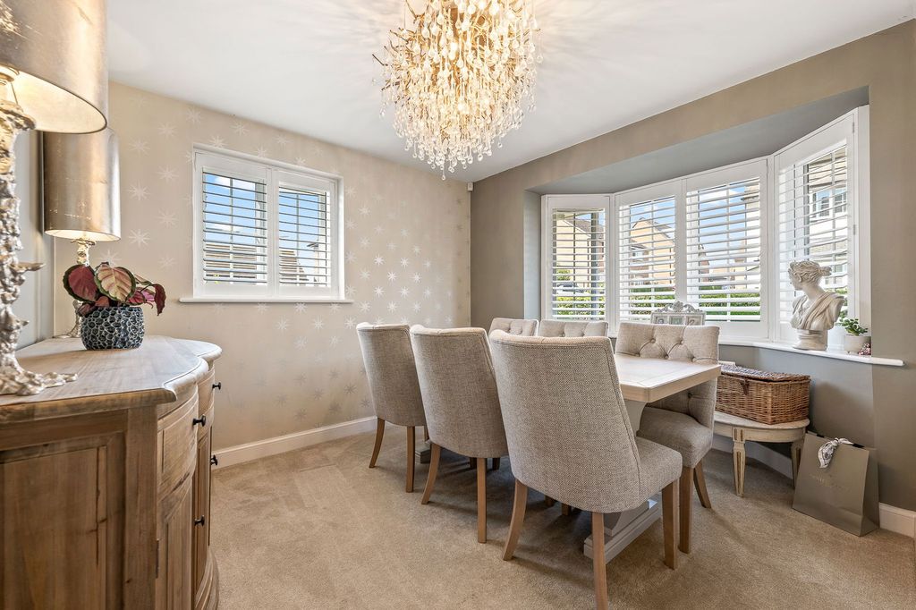 Property photo 2 of 34