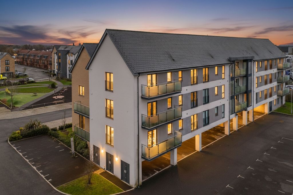 Property photo 1 of 21