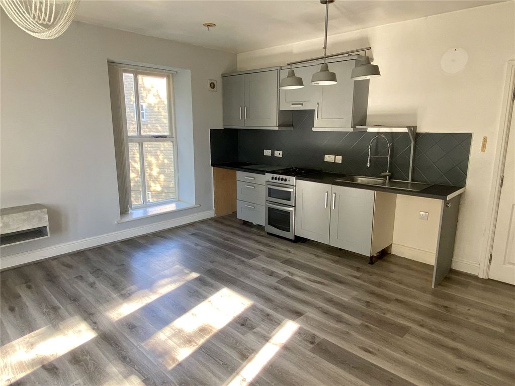 Property photo 2 of 5 Picture No. 04