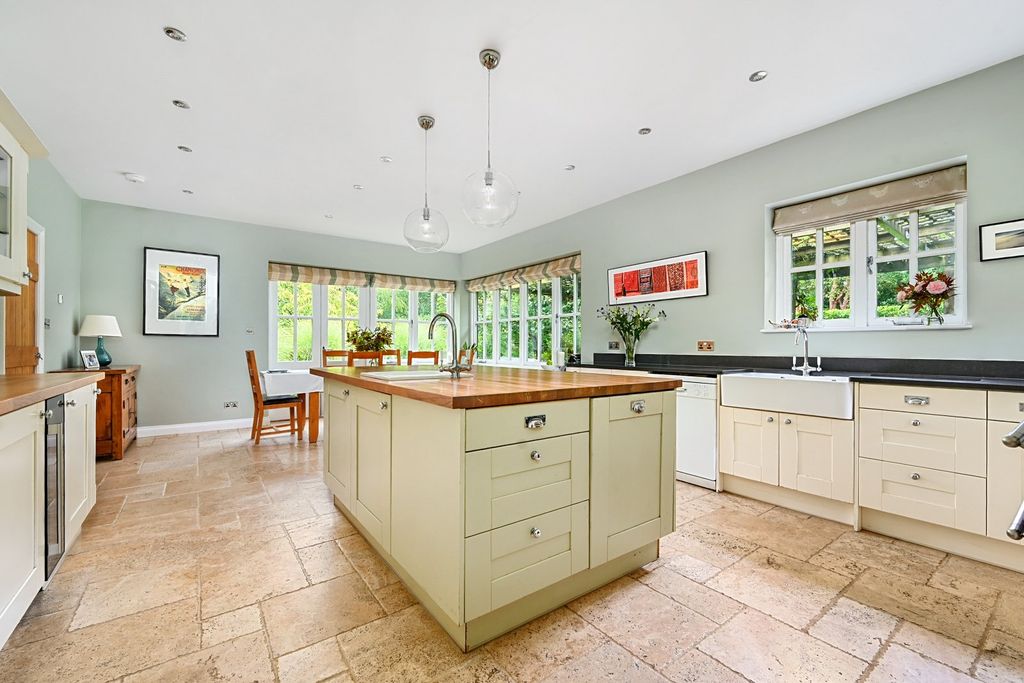 Property photo 2 of 24 Picture No. 76
