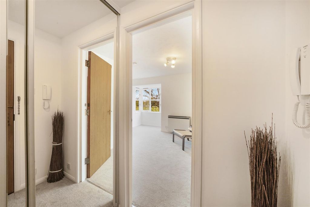 Property photo 3 of 17 Hallway