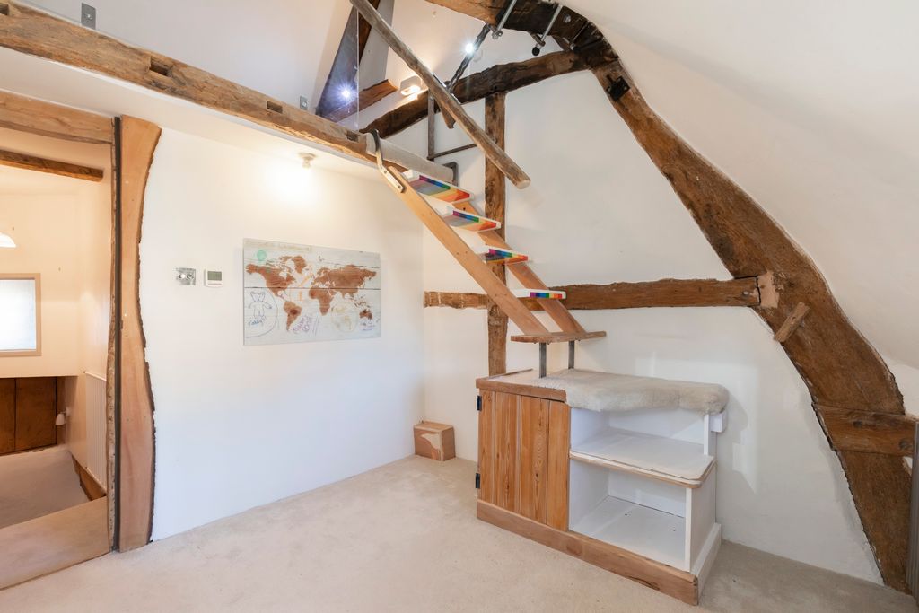 Additional image 10 of 3 bed semi-detached house to rentThe Old Thatch, Grafton GL20