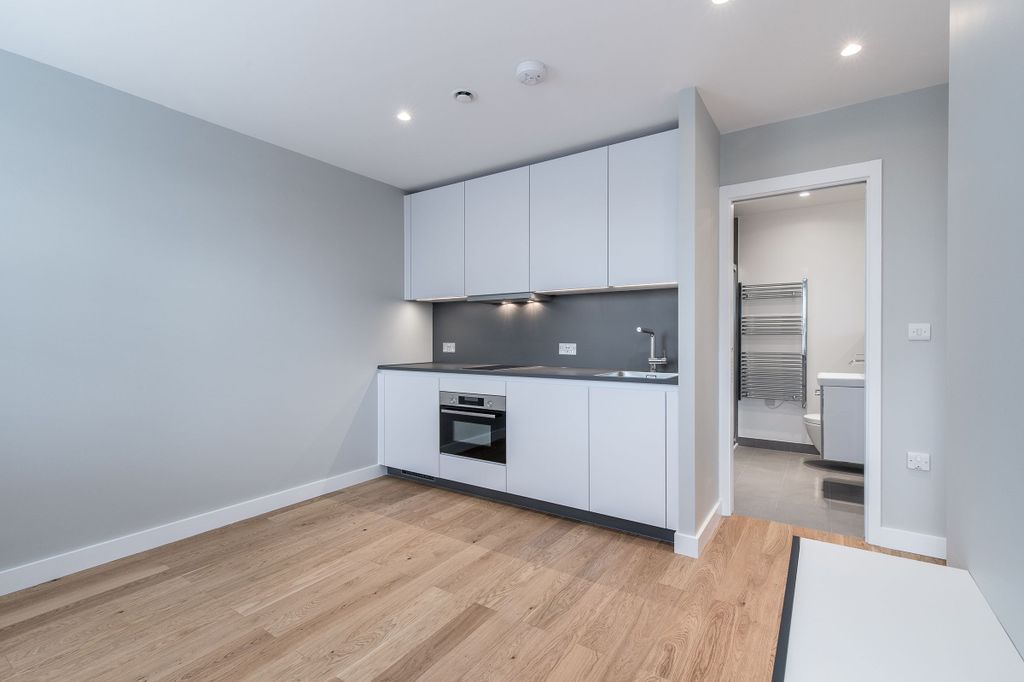 Property photo 3 of 19 Living_Room