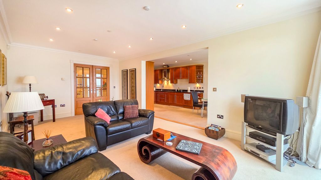 Additional image 6 of 1 bed flat for saleApt. 12 Majestic Apartments, King Edward Road, Onchan IM3