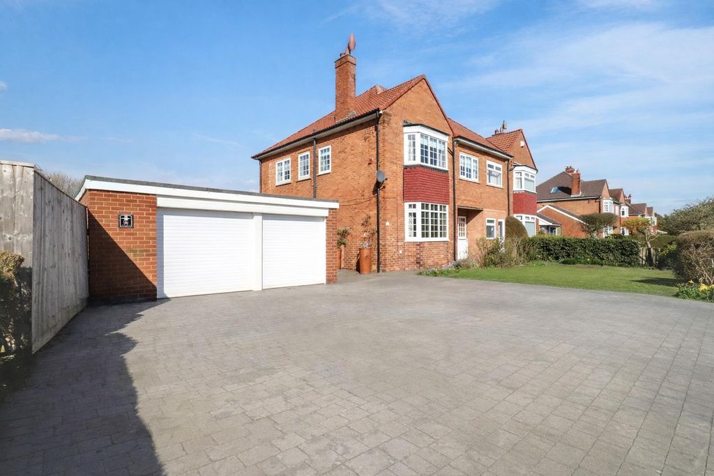 Property photo 1 of 27