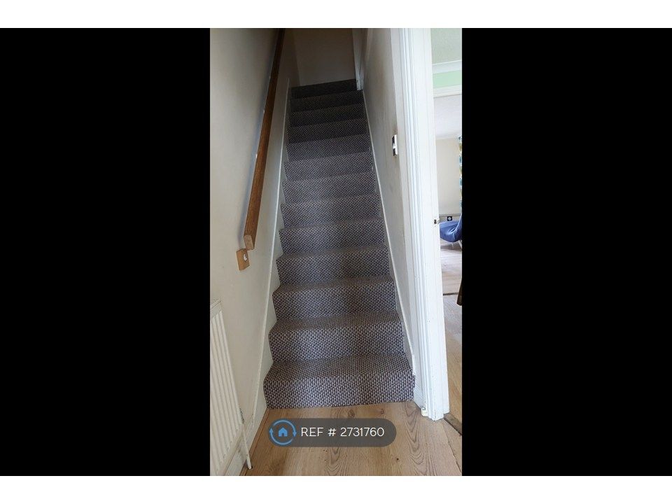 Property photo 2 of 14 Hallway