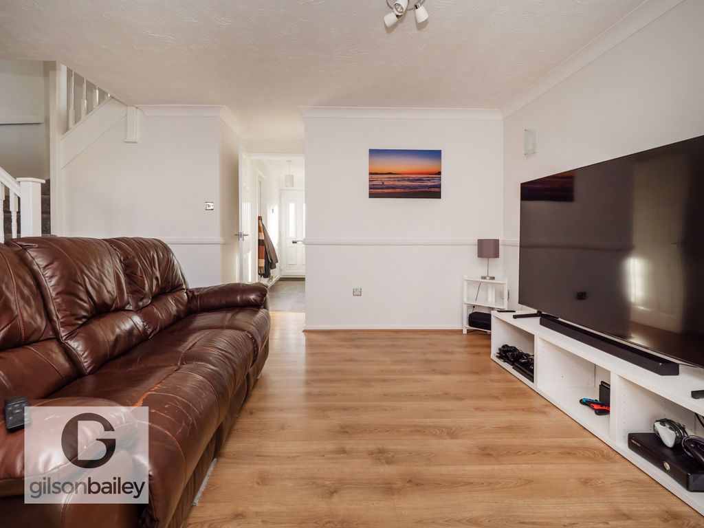 Property photo 3 of 12 44Winstanleyroad-25