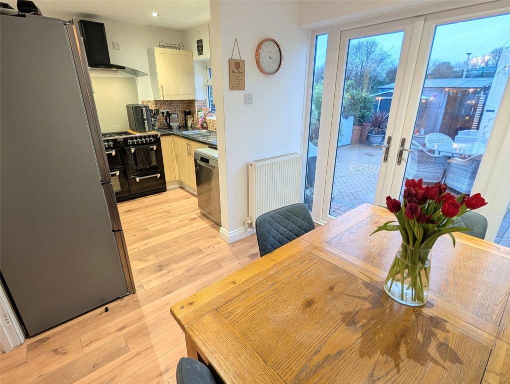 Property photo 3 of 19 Dining Area