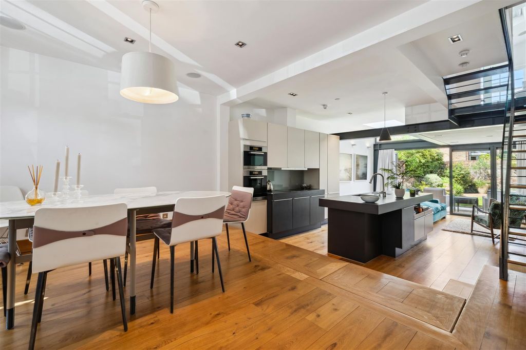 Property photo 1 of 15 Glebe Street, W4 - For Sale