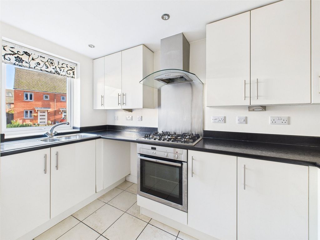 Property photo 2 of 21 Picture No. 17