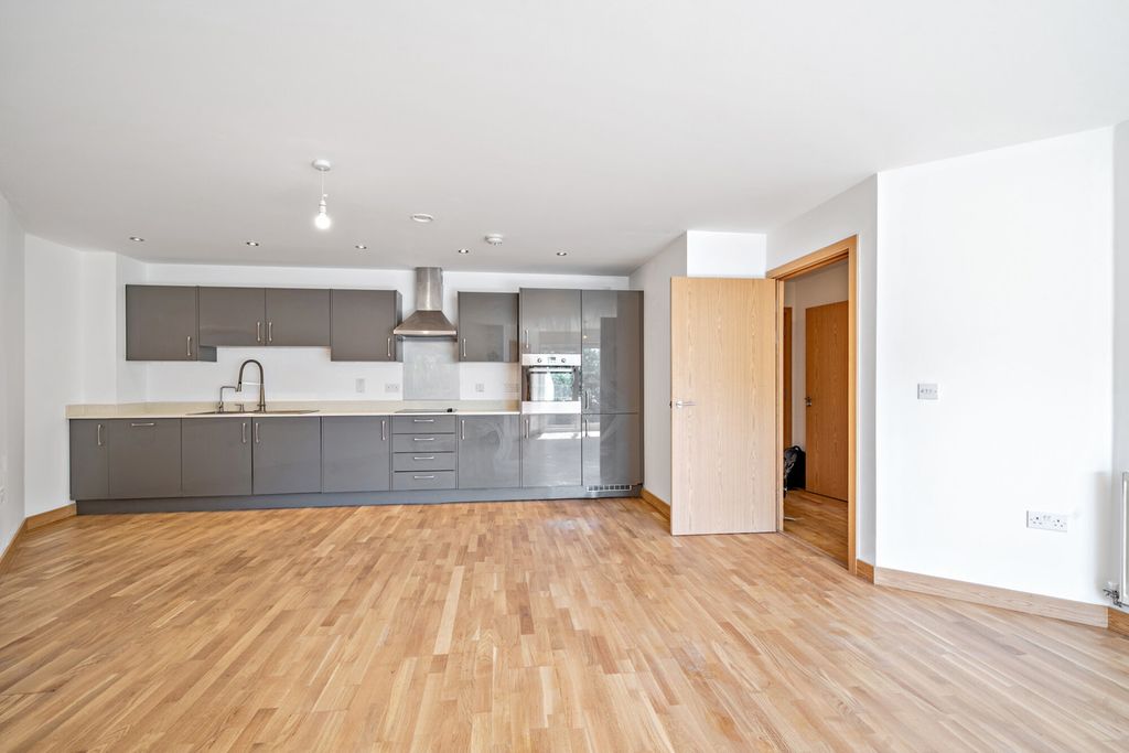 Property photo 3 of 15 1463802-8-6A0c500...