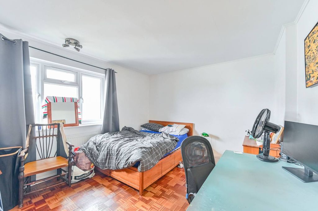 Property photo 3 of 8