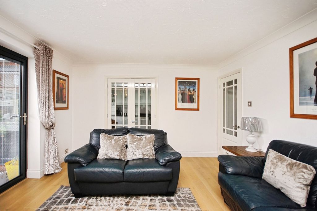 Property photo 3 of 15 Photo
