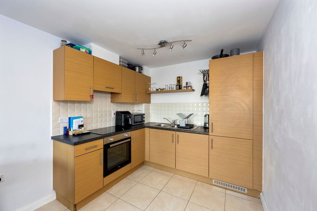 Property photo 3 of 21