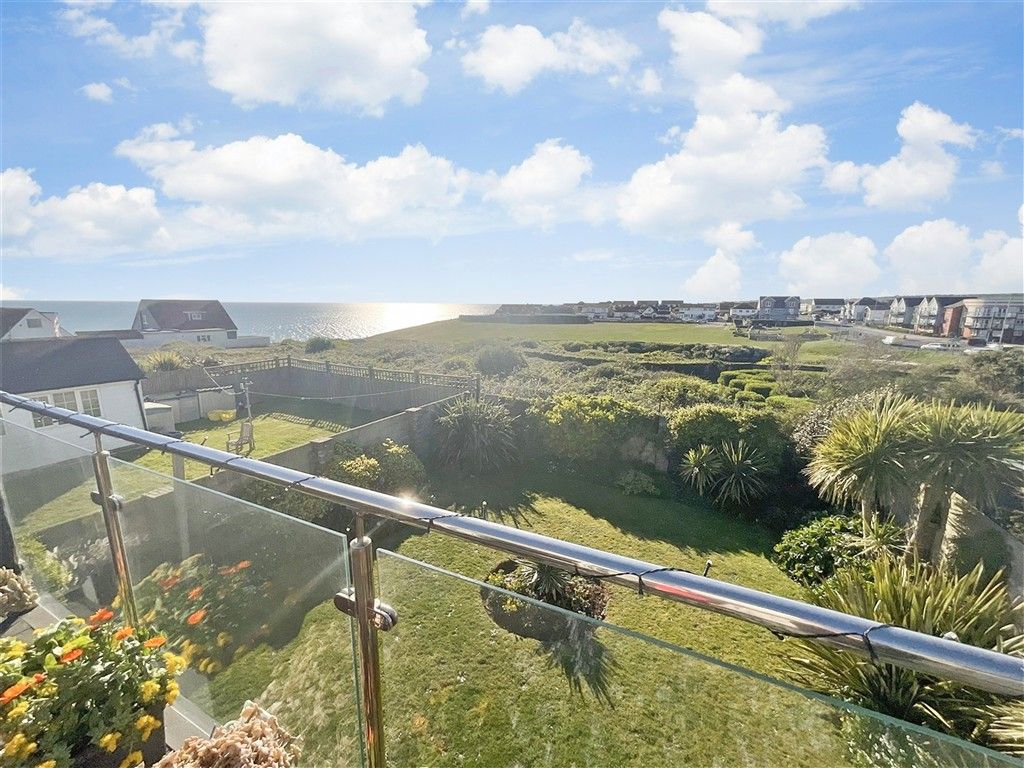 4 bed chalet for saleRoderick Avenue, Peacehaven, East Sussex BN10
