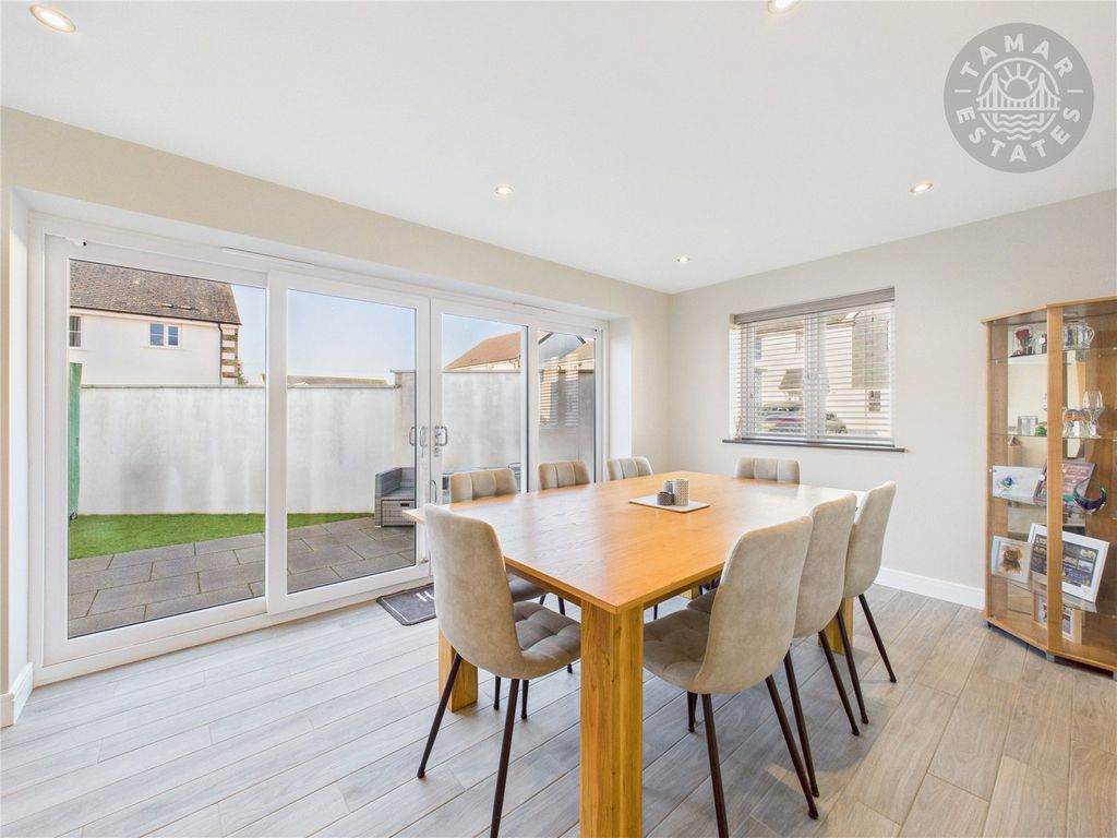 Property photo 2 of 22 Dining Room