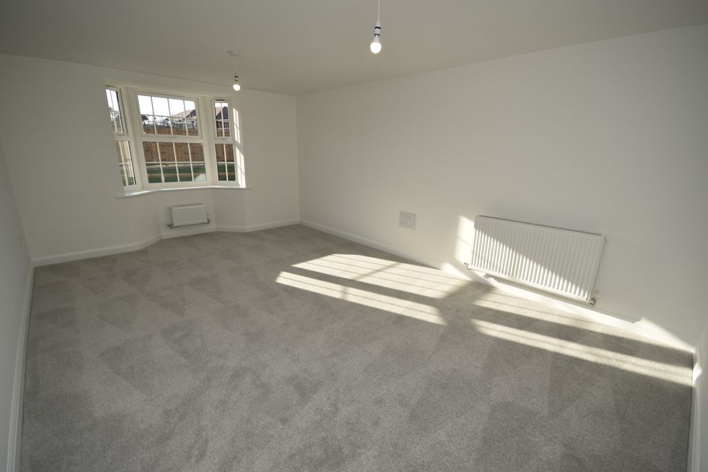 Property photo 3 of 12 Lounge