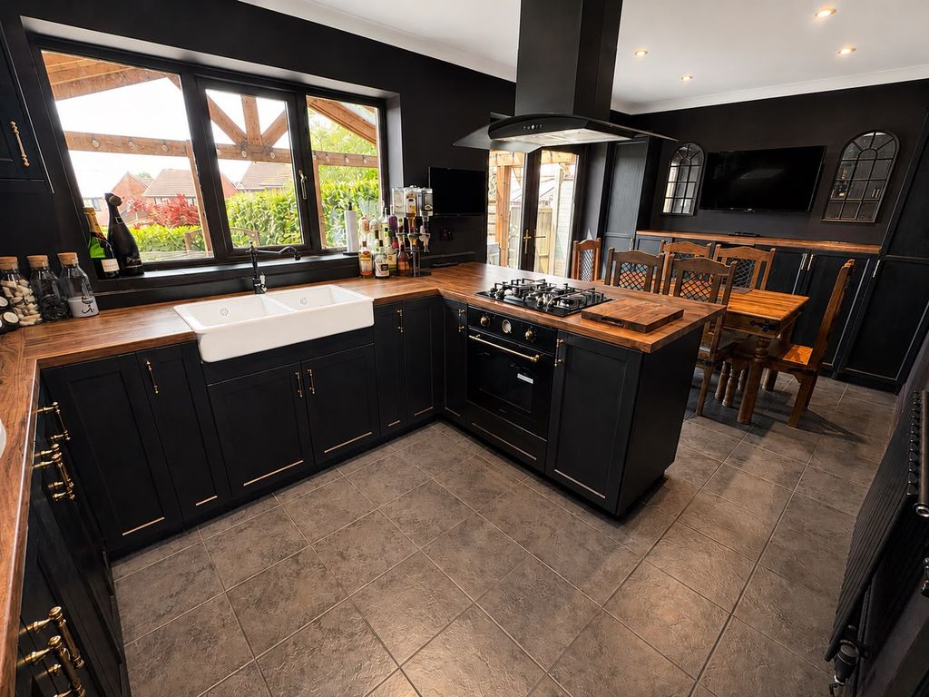 Property photo 3 of 22 Kitchen Diner