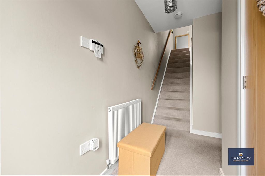 Property photo 3 of 29 Entrance Hallway