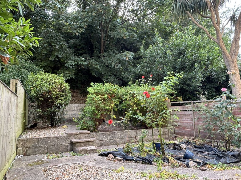 Property photo 3 of 11 Photo 4