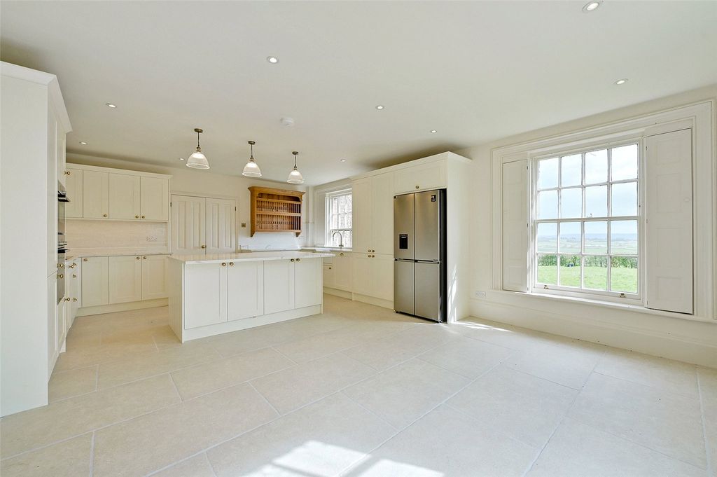 Property photo 2 of 25 Picture No. 22