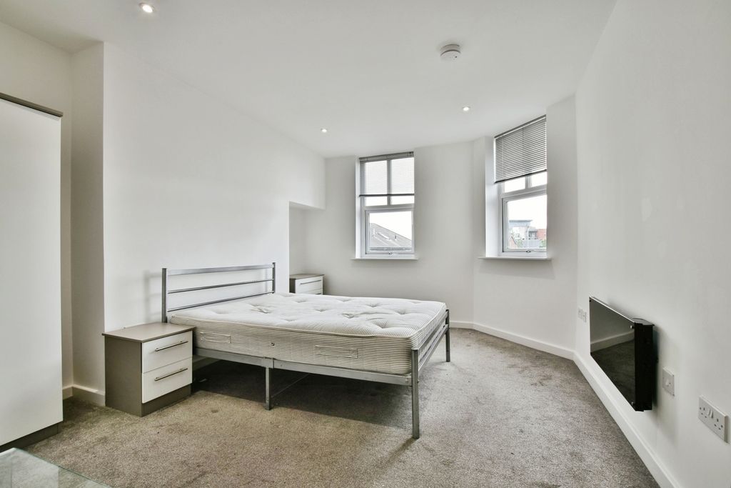 Property photo 3 of 20 Pbox-Img.Jpg