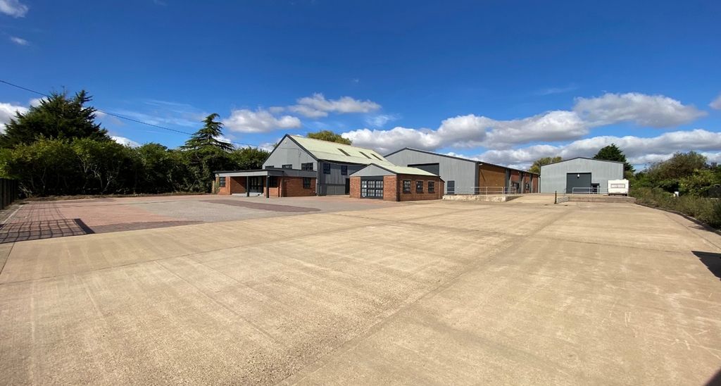 Property photo 1 of 9