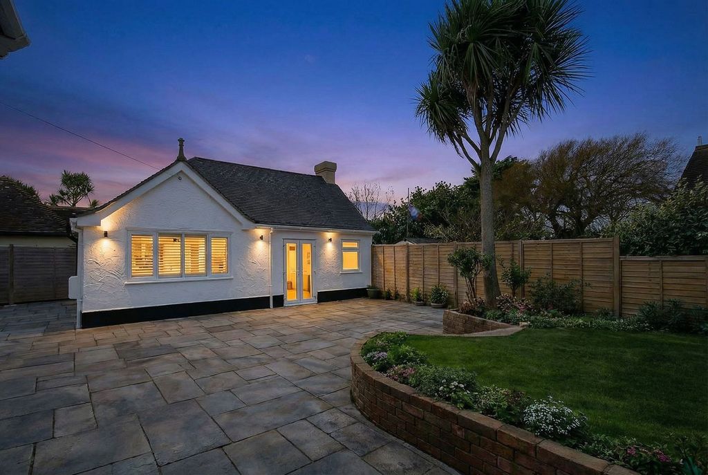 Property photo 1 of 10 Twilight