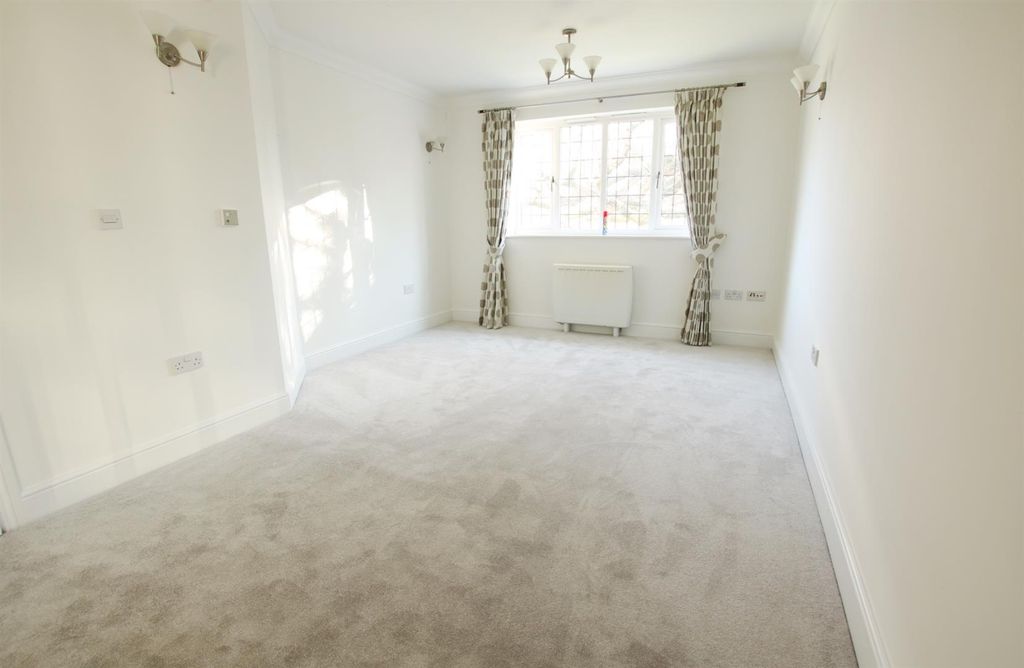 Property photo 2 of 16 Lounge 1.Jpg