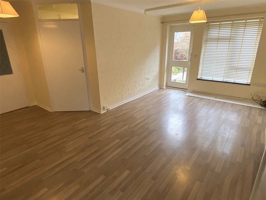 Property photo 2 of 11 Picture No. 07