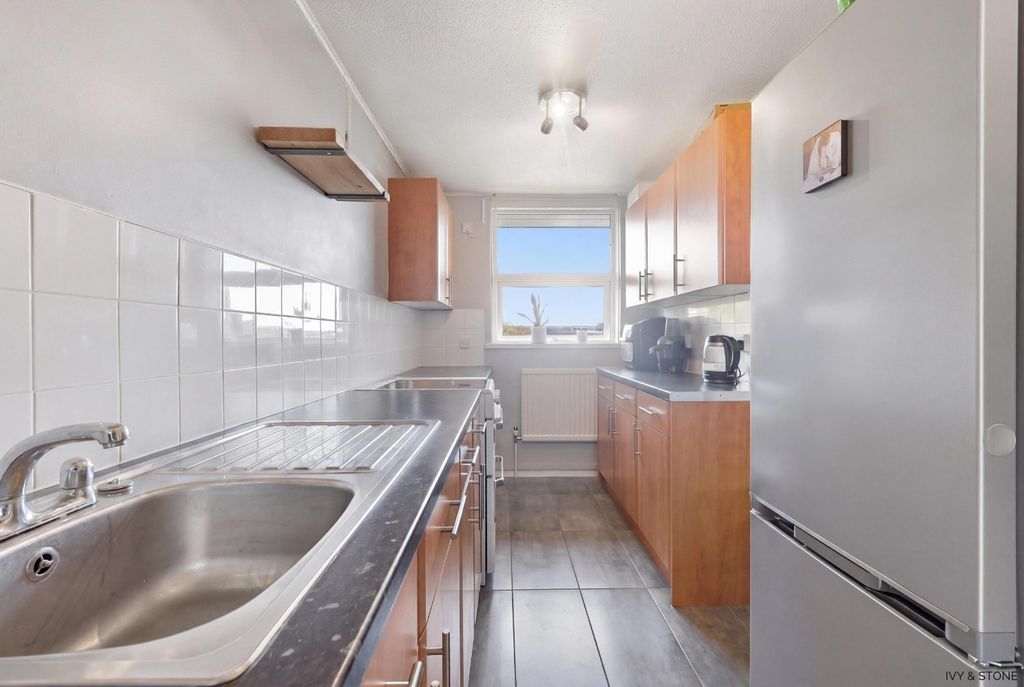 Property photo 2 of 10 5104382