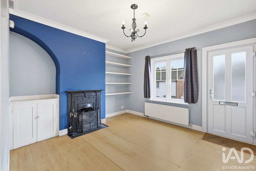 Property photo 3 of 12