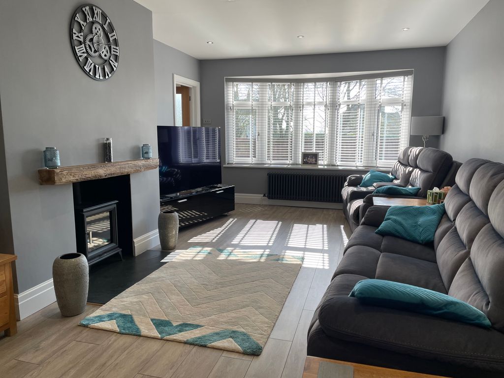 Property photo 3 of 15 Sitting Room