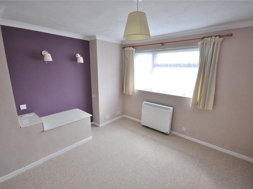 Property photo 3 of 5 82 Courtenay Bed