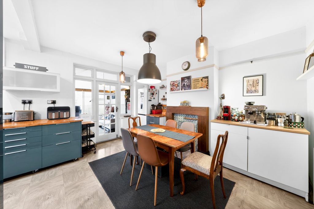 Property photo 3 of 30 Kitchen/Diner