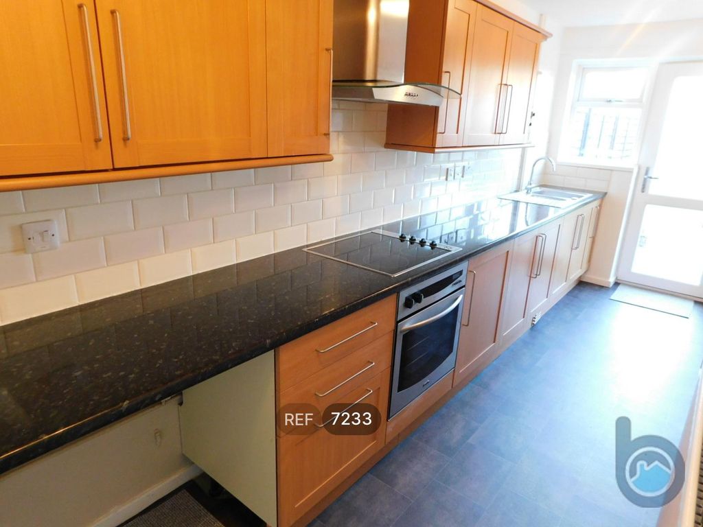 Property photo 2 of 18 Kitchen