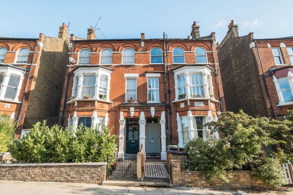 Property photo 1 of 10