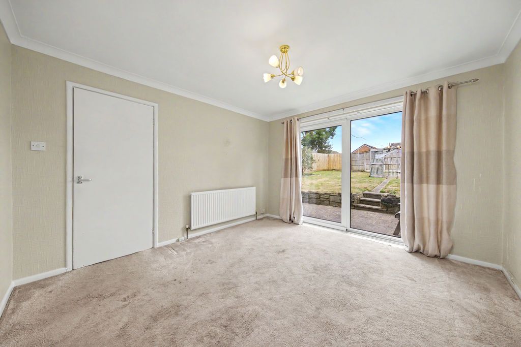 Property photo 3 of 27 Dining Room