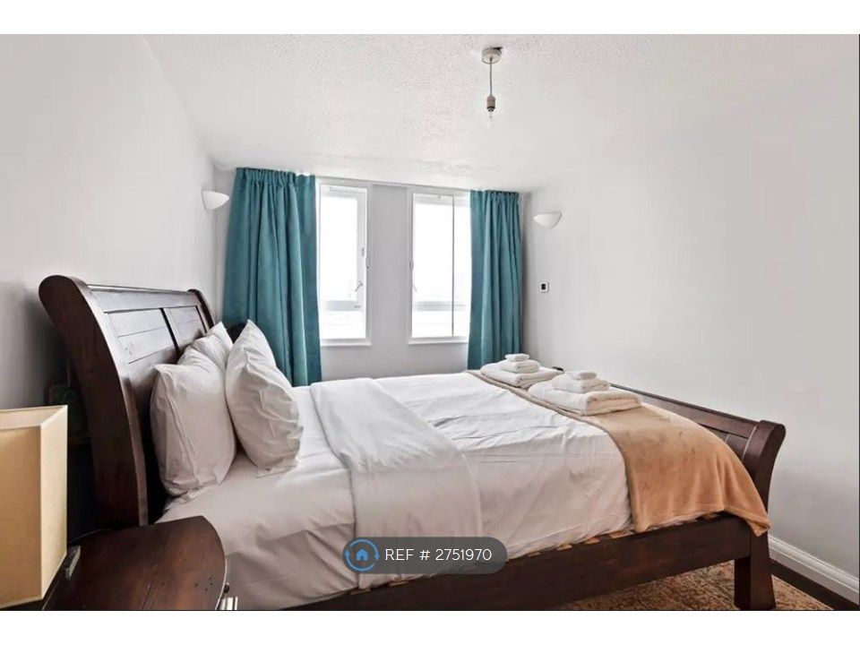 Property photo 3 of 12 Bathroom