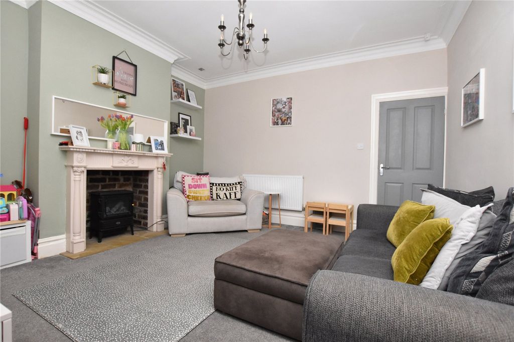 Property photo 2 of 17 Picture No. 01