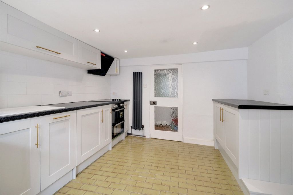 Property photo 3 of 9 Picture No. 10