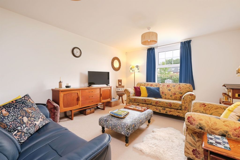 Property photo 3 of 17