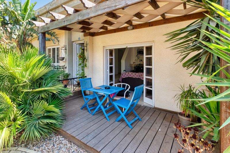 Property photo 2 of 27 Front Veranda