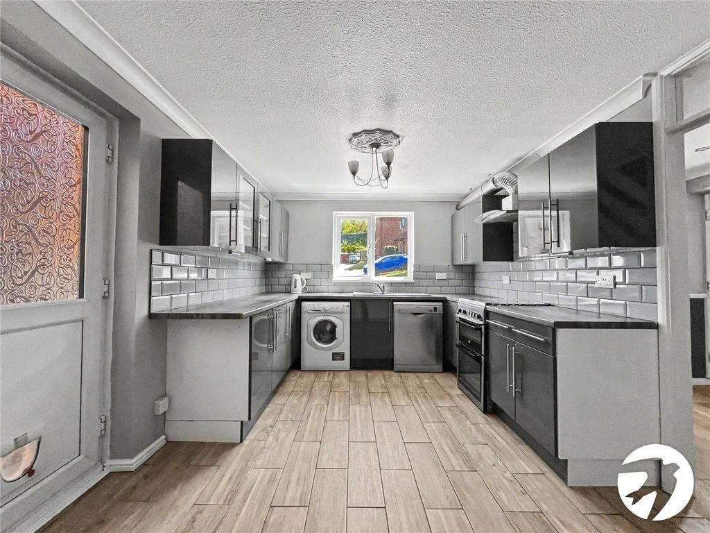 Property photo 2 of 15 Picture No. 05