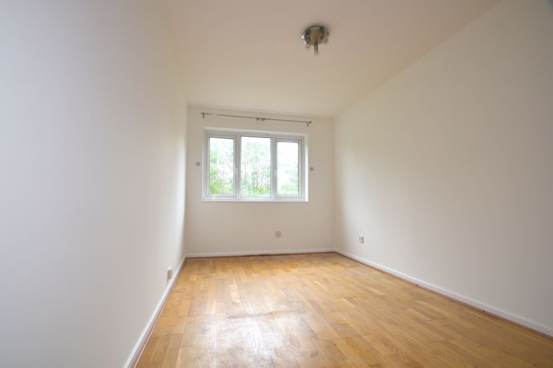 Property photo 3 of 7 Photo 7
