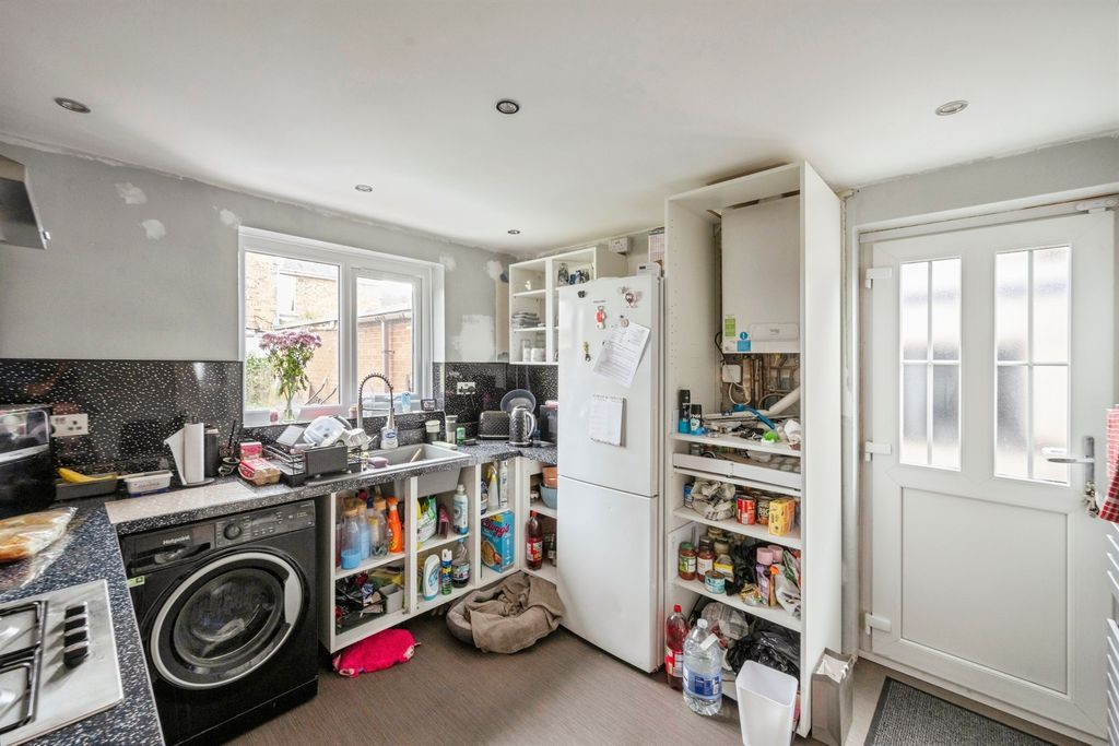 Property photo 3 of 12